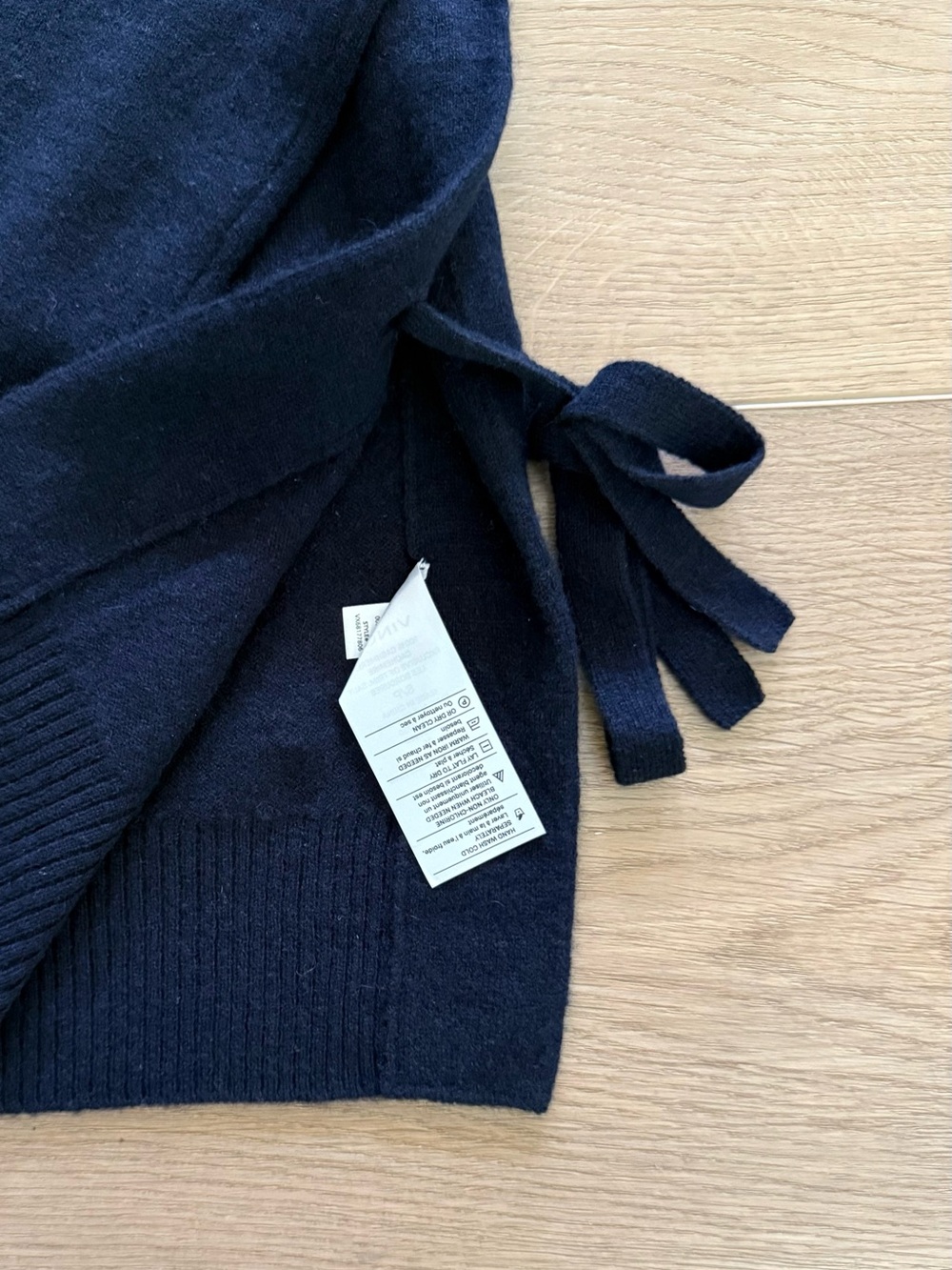 Vince 100% Cashmere Side Tie Bow Crewneck Sweater Small Navy - Picture 2 of 6